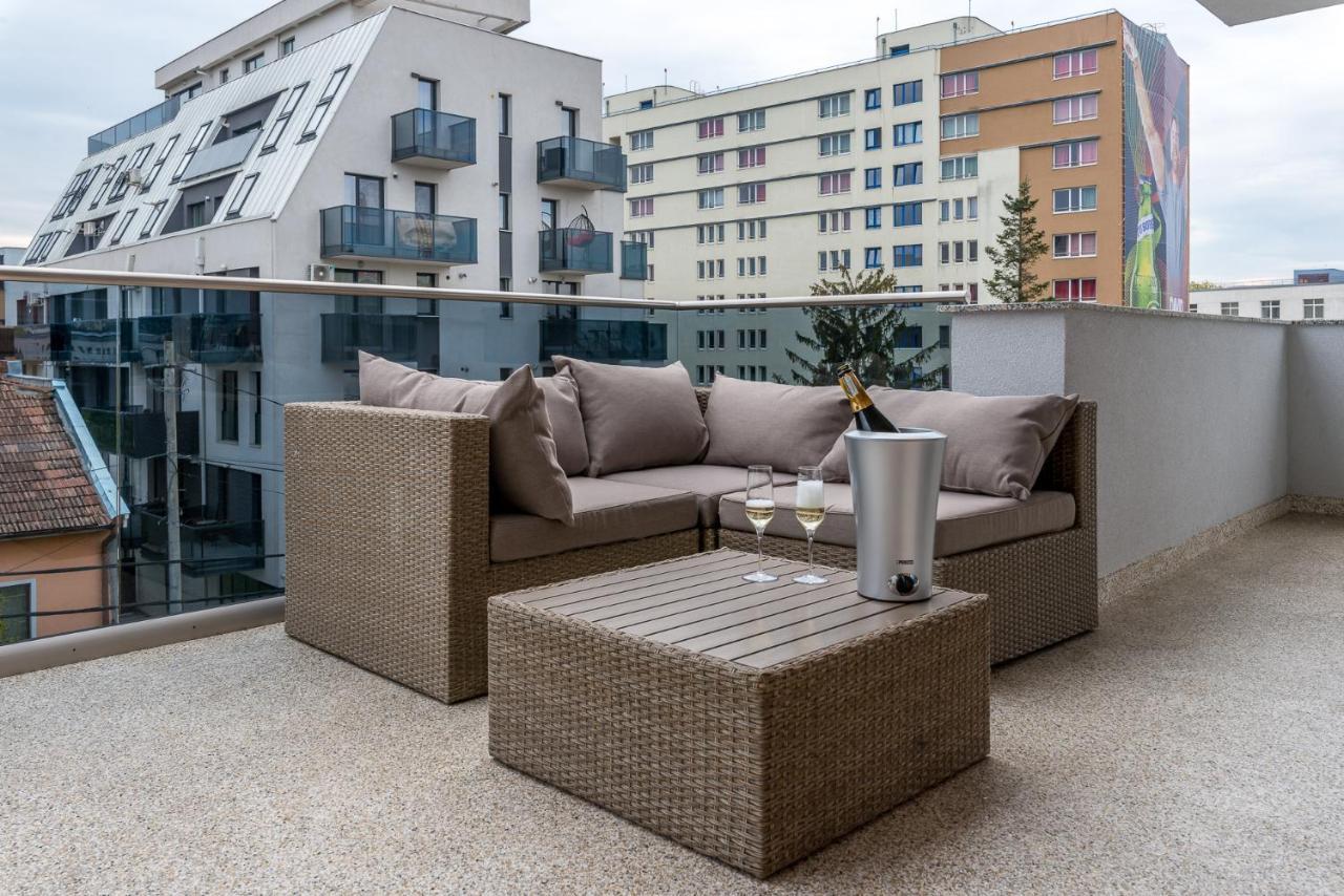 Sarmihouse Aparthotel Cluj-Napoca Luaran gambar